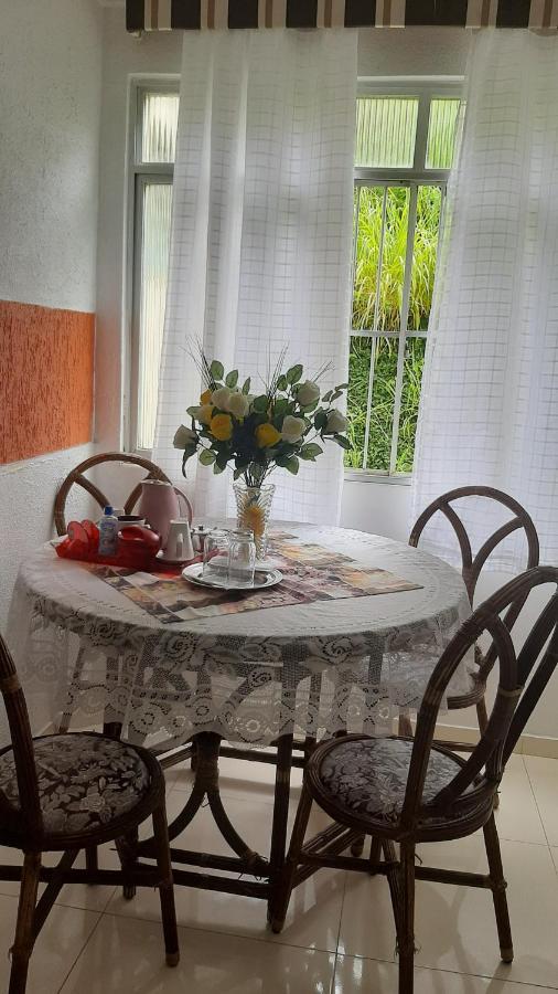 Rio Vermelho Orla Apartment: 2-bedroom Beachfront With Wi-fi & A/c Apartment *